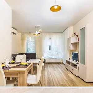 https://stylish-2bd-apartment-with-a-nice-cozy-terrace.plovdiv-hotels.com